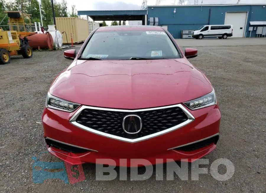 19UUB1F56JA010677 Photo# 5