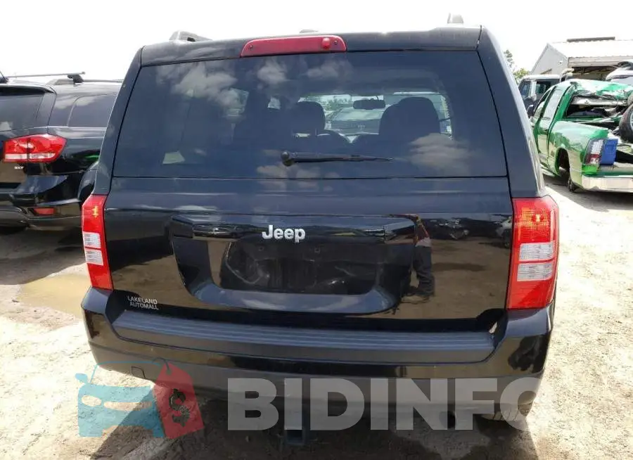 1C4NJPBB6GD784536 Photo# 6
