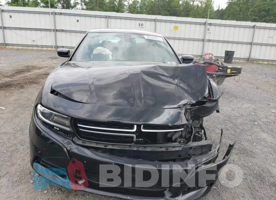 2C3CDXBG3FH817377 Photo# 5