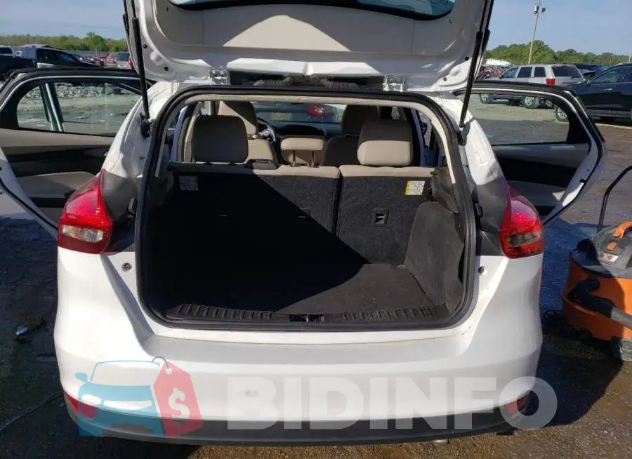 1FADP3K2XHL208027 Photo# 6