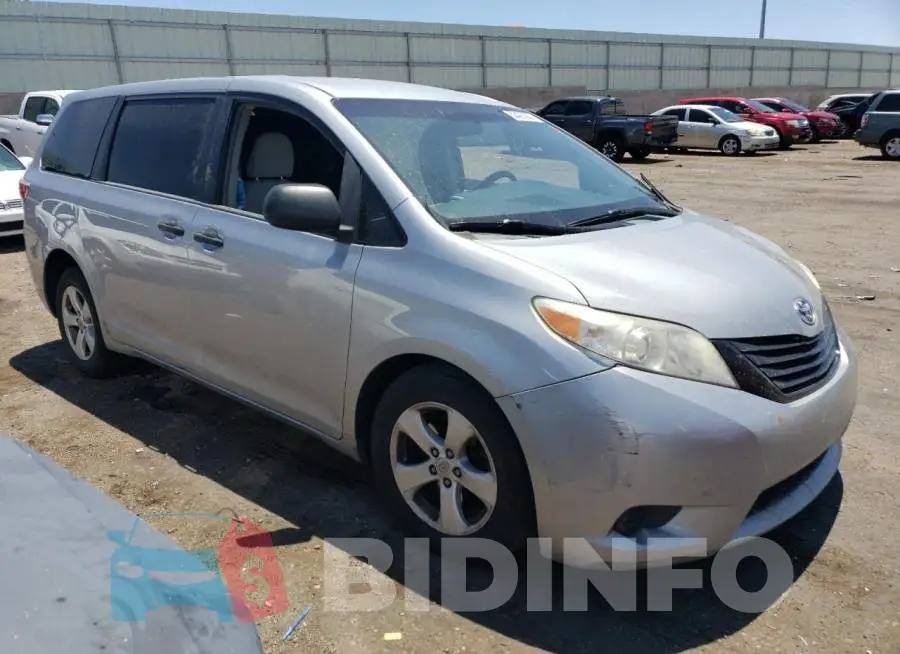 5TDZK3DC4FS572623 Photo# 4
