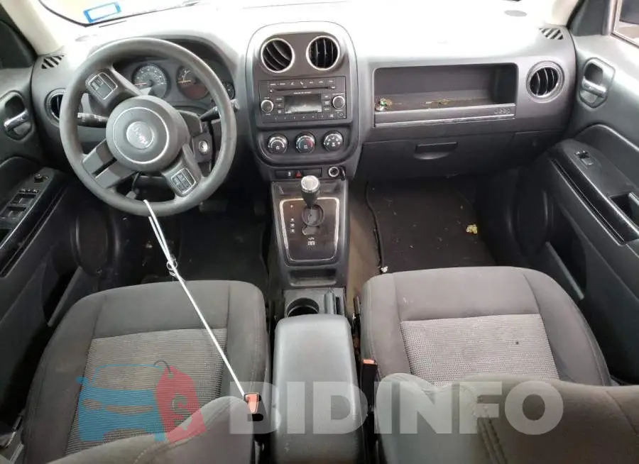 1C4NJPBB2HD102558 Photo# 8