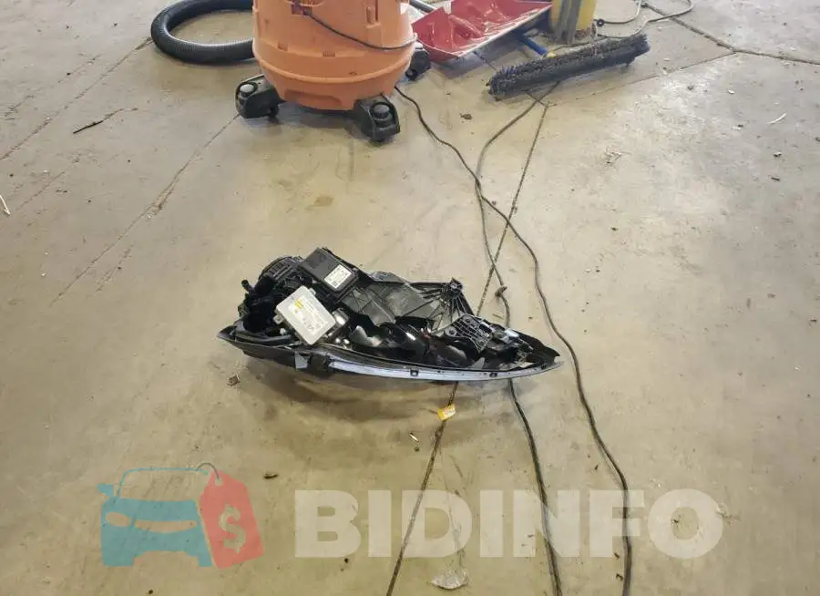 WP1AG2A50HLB50270 Photo# 12