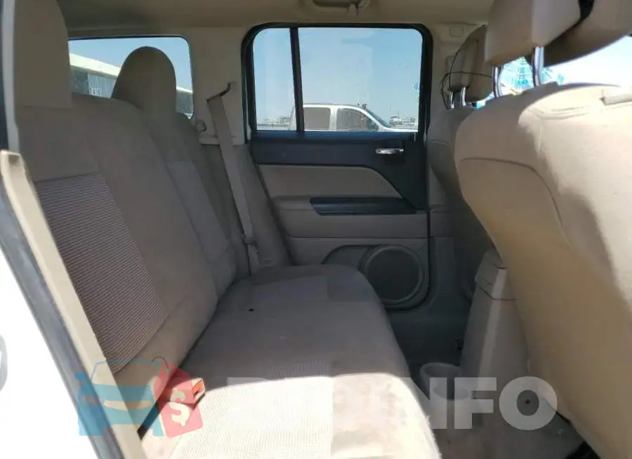 1C4NJRBB4ED749437 Photo# 10