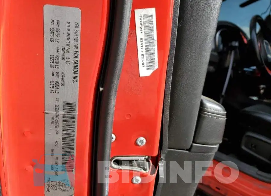 2C3CDXCT4FH917760 Photo# 13