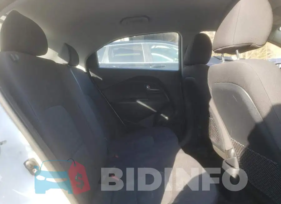 KNADM5A34F6981674 Photo# 10