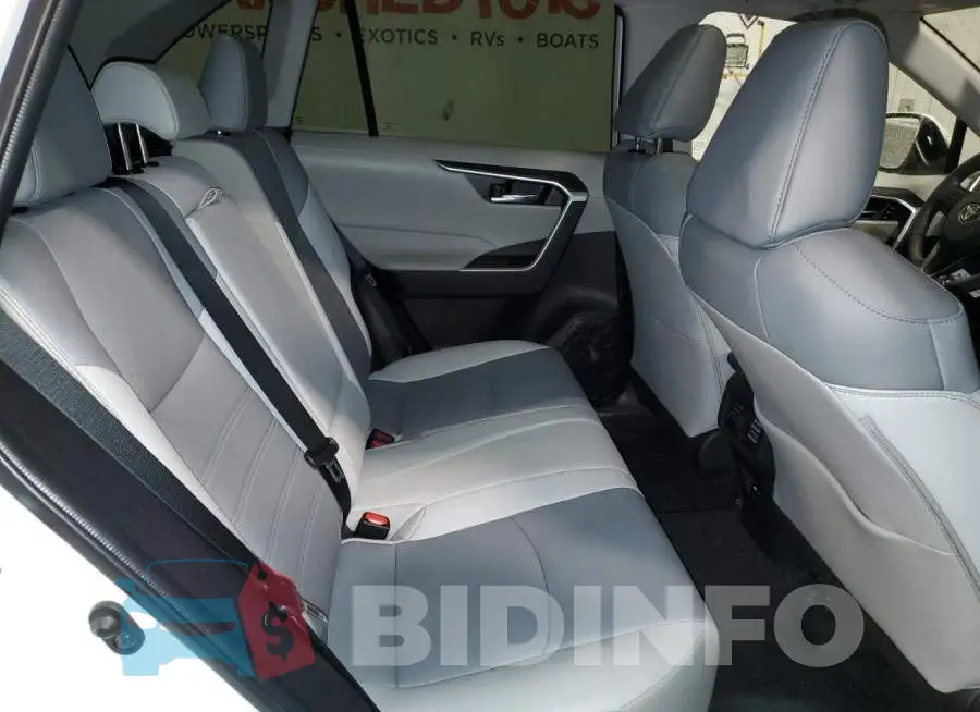 2T3A1RFV4MW243532 Photo# 11