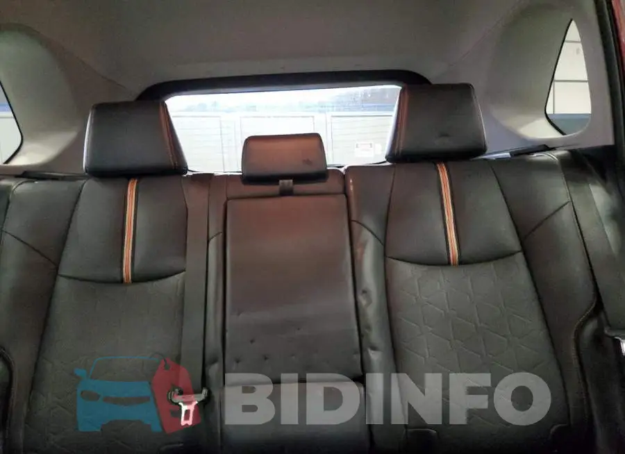2T3J1RFV8KW007026 Photo# 10