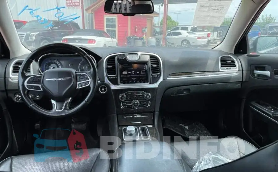 2C3CCAEG0JH227724 Photo# 9