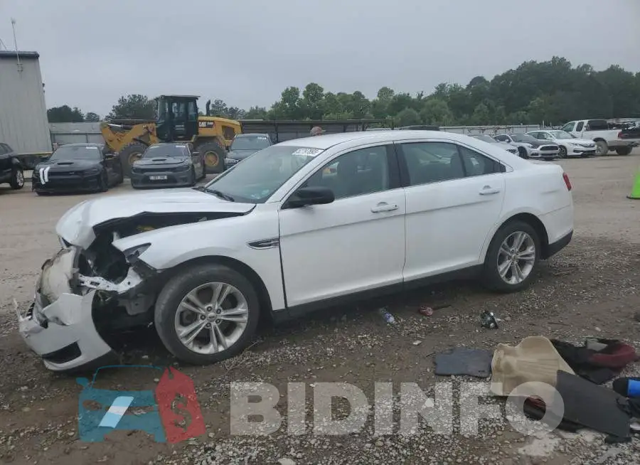 1FAHP2D82FG190500 Photo# 1