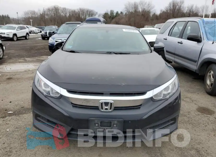 19XFC2F50HE216885 Photo# 5