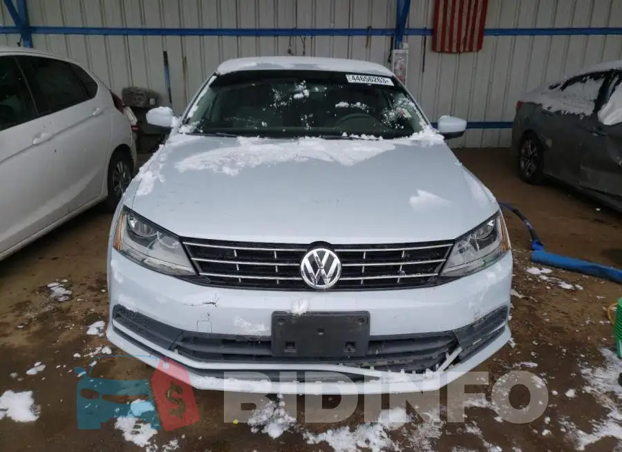 3VW2B7AJXJM217599 Photo# 5