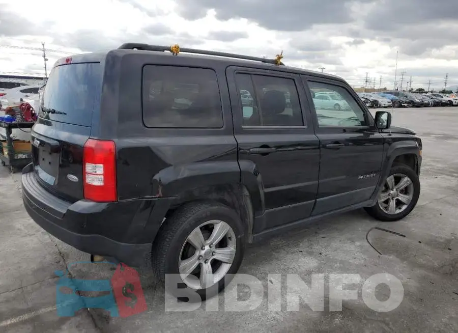 1C4NJPFB7ED822945 Photo# 3