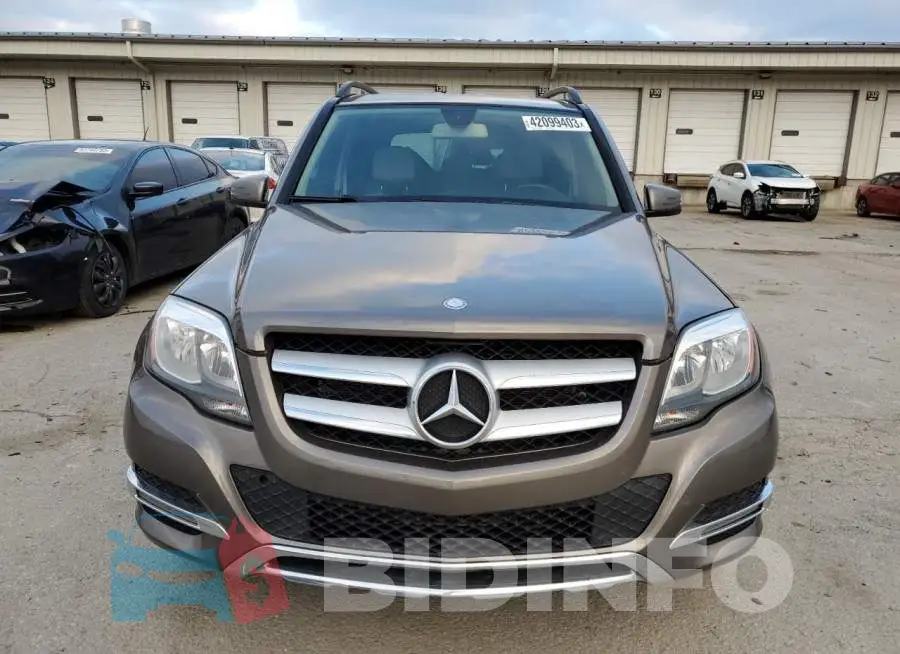 WDCGG8JB6FG435186 Photo# 5