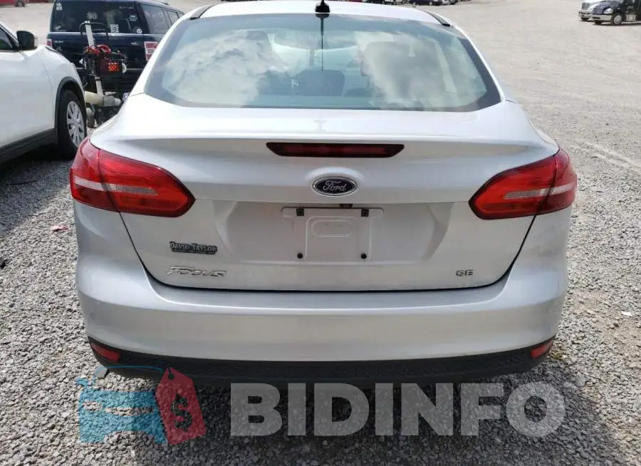 1FADP3F22JL327903 Photo# 6