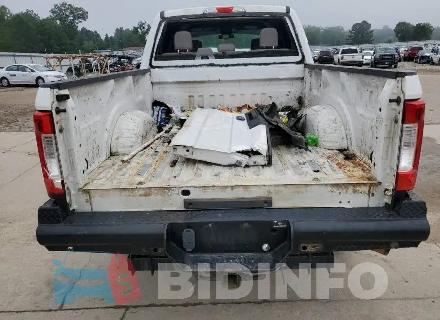 1FT7W2B60JEB70373 Photo# 6