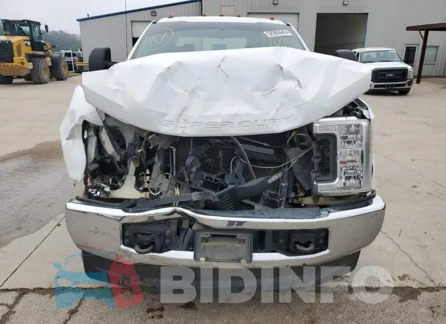 1FT7W2B60JEB70373 Photo# 5