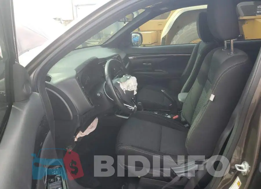 JA4AD3A36JZ033773 Photo# 7