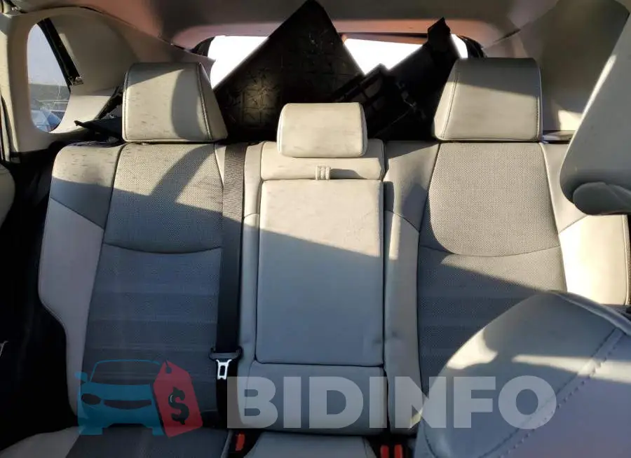 4T3D6RFV1MU054335 Photo# 10