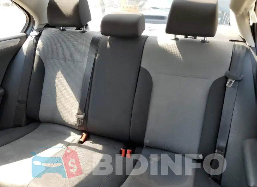 3VW2B7AJ0HM415411 Photo# 10