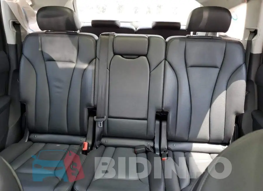 WA1LAAF70KD043196 Photo# 10
