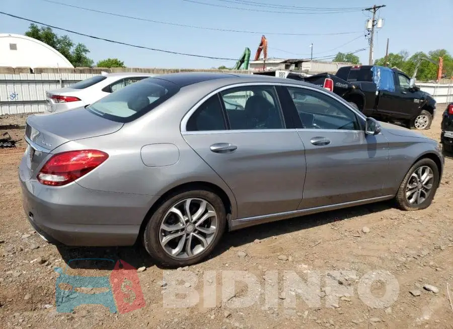 WDDWF4KB3GR137931 Photo# 3