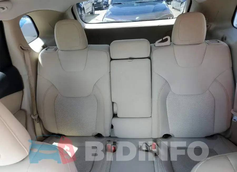 1C4PJLCB0FW627605 Photo# 10