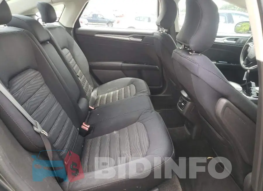 3FA6P0H75GR175352 Photo# 10