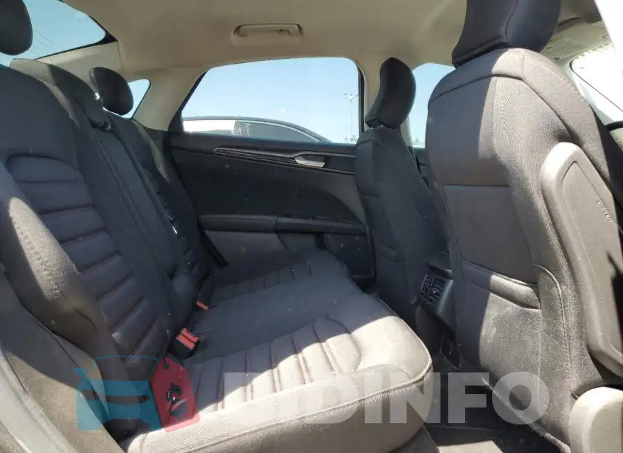 3FA6P0HD3GR302038 Photo# 10