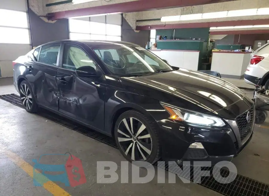 1N4BL4CV1KC169904 Photo# 4