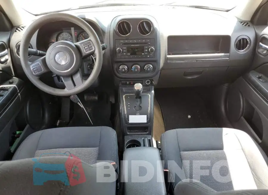 1C4NJPBB2HD102088 Photo# 8