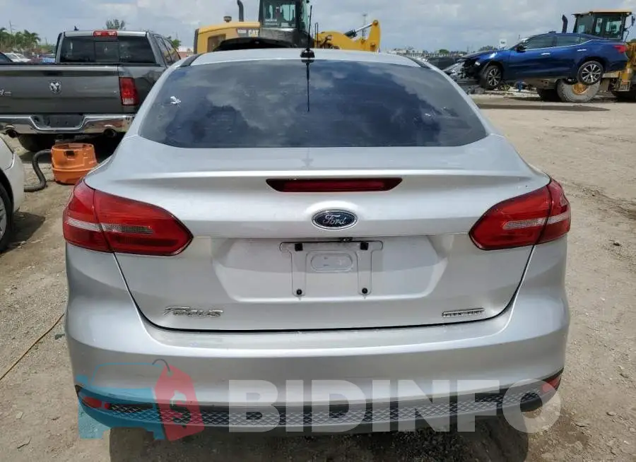 1FADP3E24GL342994 Photo# 6