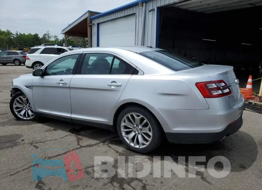 1FAHP2J88JG131531 Photo# 2