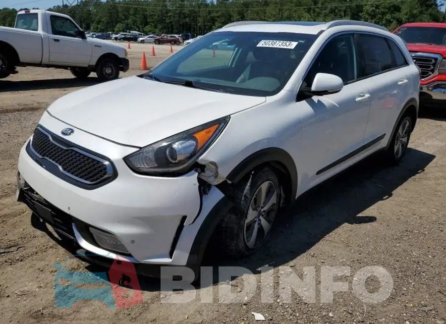 KNDCE3LC3J5108283 Photo# 1
