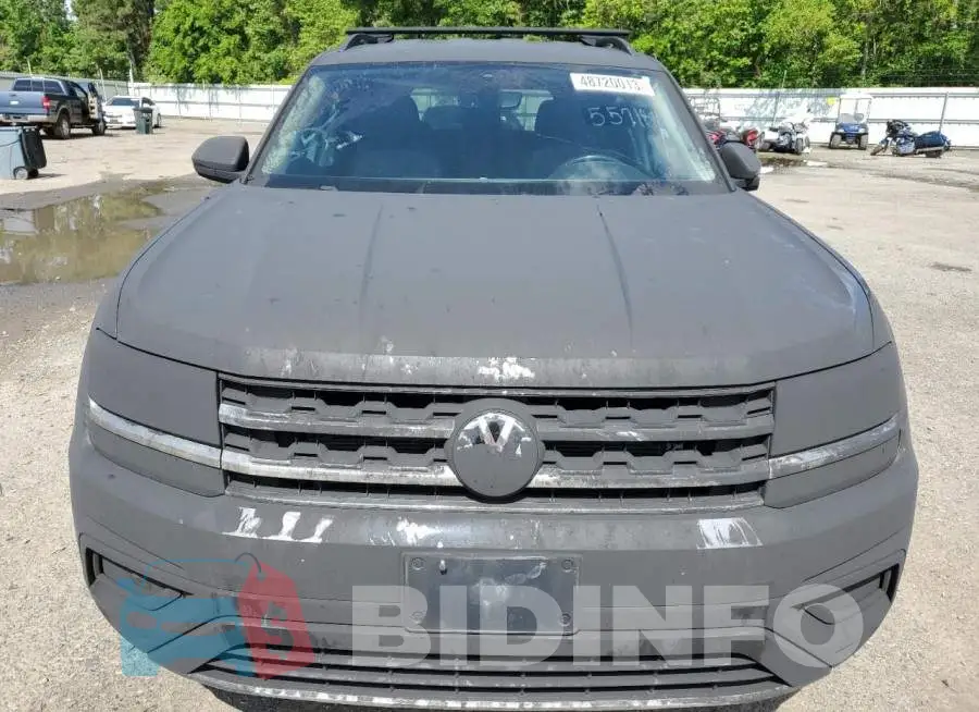 1V2LR2CA4JC557186 Photo# 5