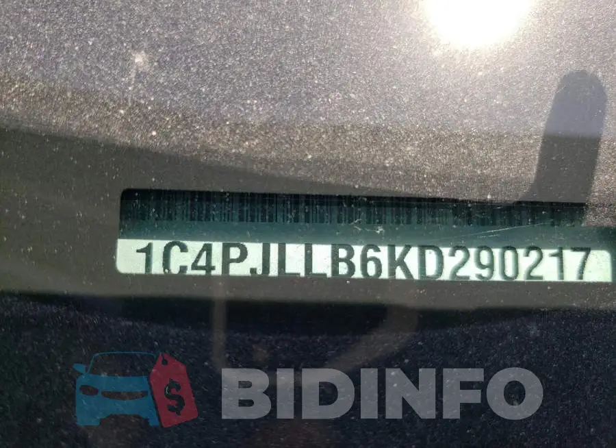 1C4PJLLB6KD290217 Photo# 13