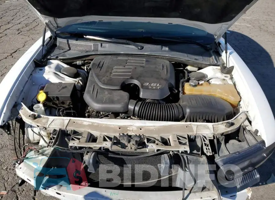 2C3CDXBG8EH300221 Photo# 11