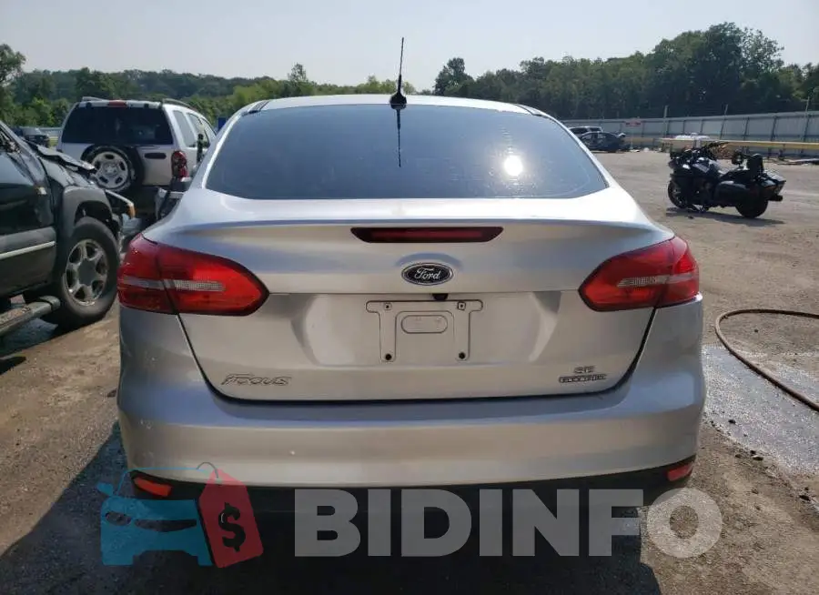1FADP3F20GL275552 Photo# 6