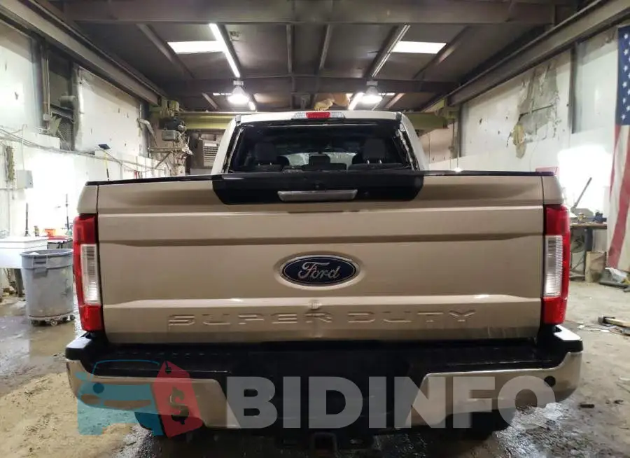 1FT8W3BT1JEB35986 Photo# 6