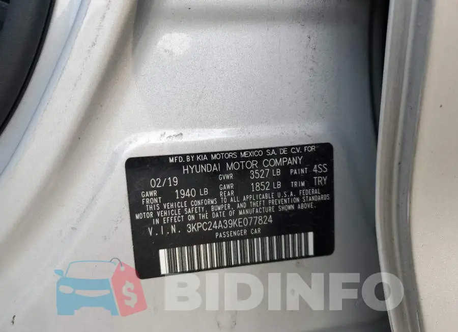 3KPC24A39KE077824 Photo# 12