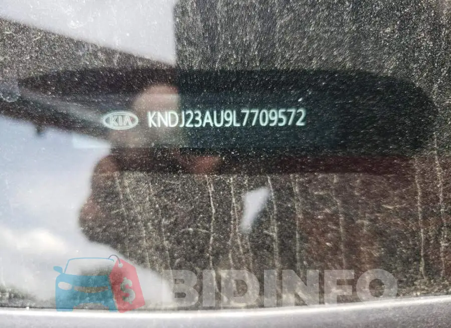 KNDJ23AU9L7709572 Photo# 13