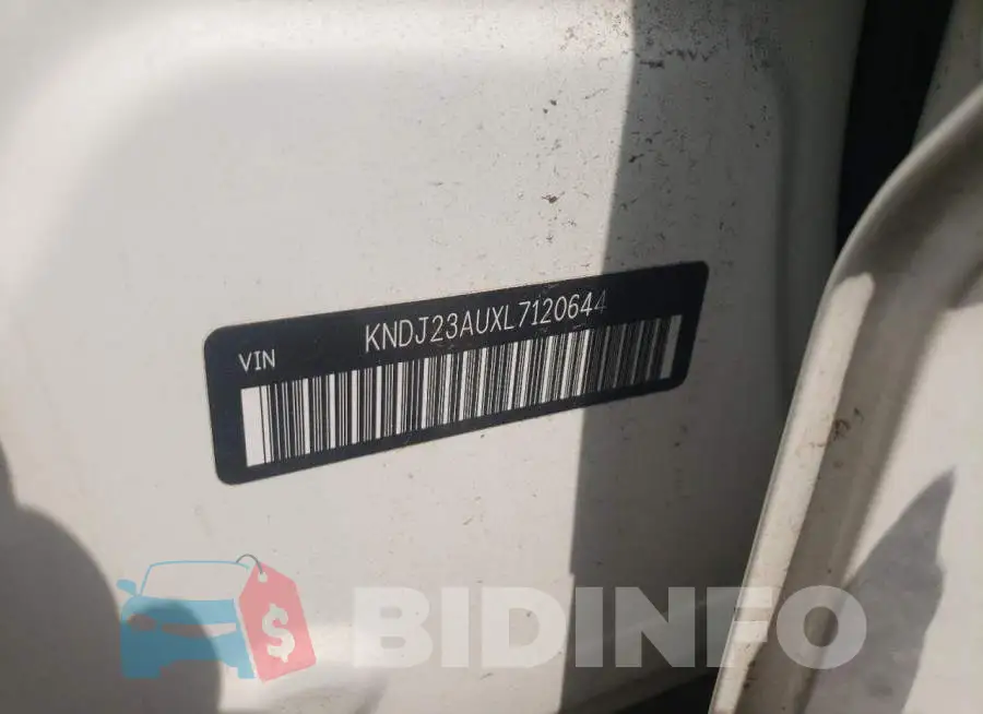 KNDJ23AUXL7120644 Photo# 13