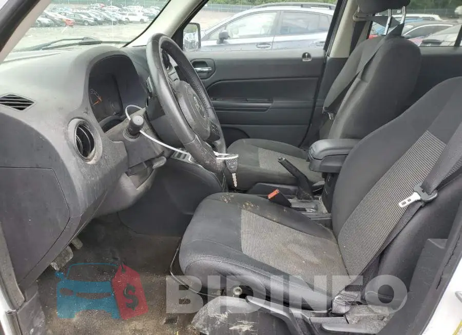 1C4NJRFBXED773137 Photo# 7