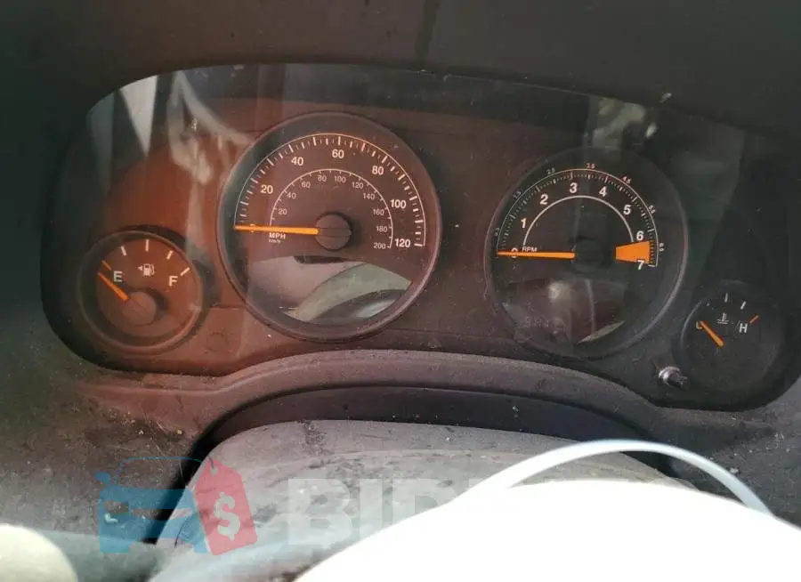 1C4NJRFBXED773137 Photo# 9