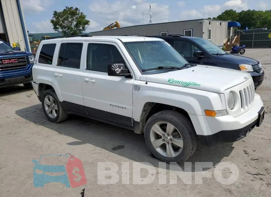 1C4NJRFBXED773137 Photo# 4