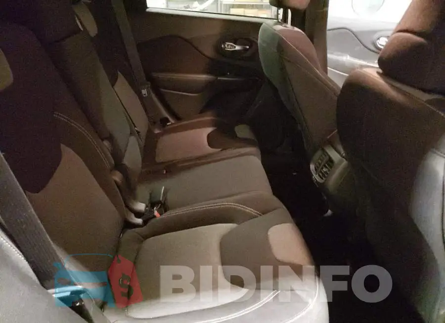 1C4PJLCS7EW106282 Photo# 11
