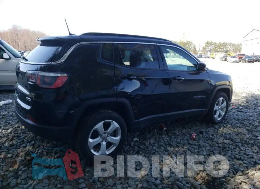 3C4NJDBBXKT813814 Photo# 3