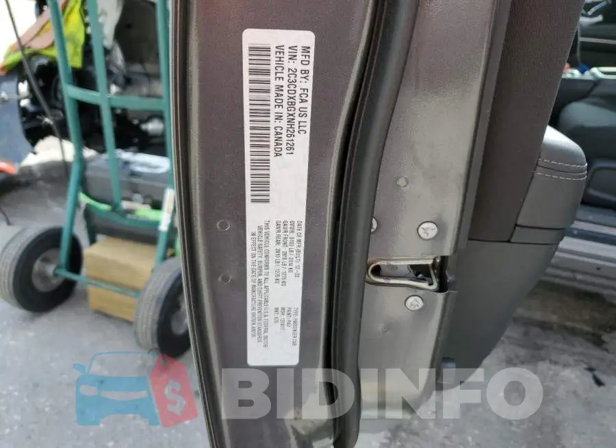 2C3CDXBGXNH261261 Photo# 12