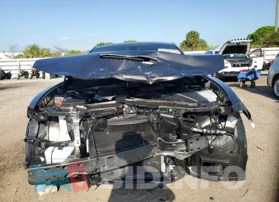 2C3CDXHG2PH555327 Photo# 5