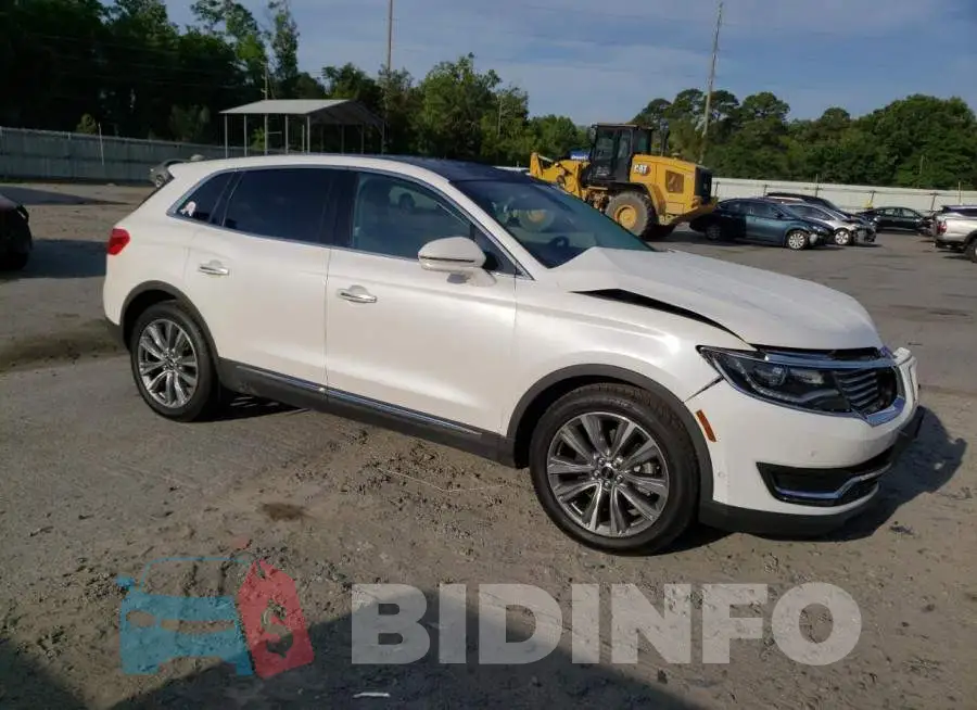 2LMPJ8LP5JBL21728 Photo# 4
